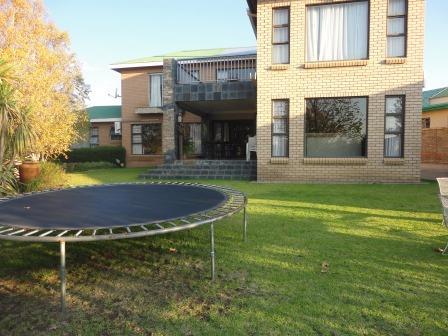 5 Bedroom Property for Sale in Ladybrand Free State